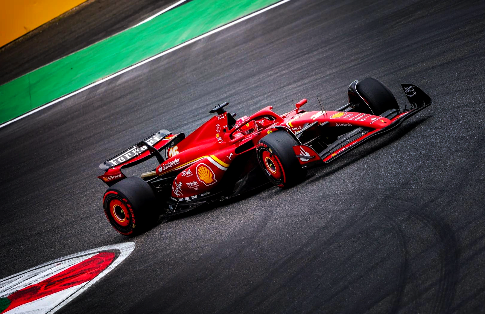 阿斯顿马丁绝杀红牛车队,周冠宇惊艳四座 阿斯顿马丁绝杀红牛车队,周冠宇惊艳四座