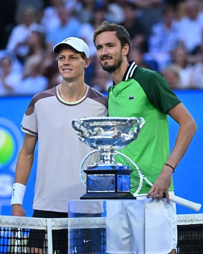 年终总决赛绝杀澳网，梅德韦杰夫扛起全队