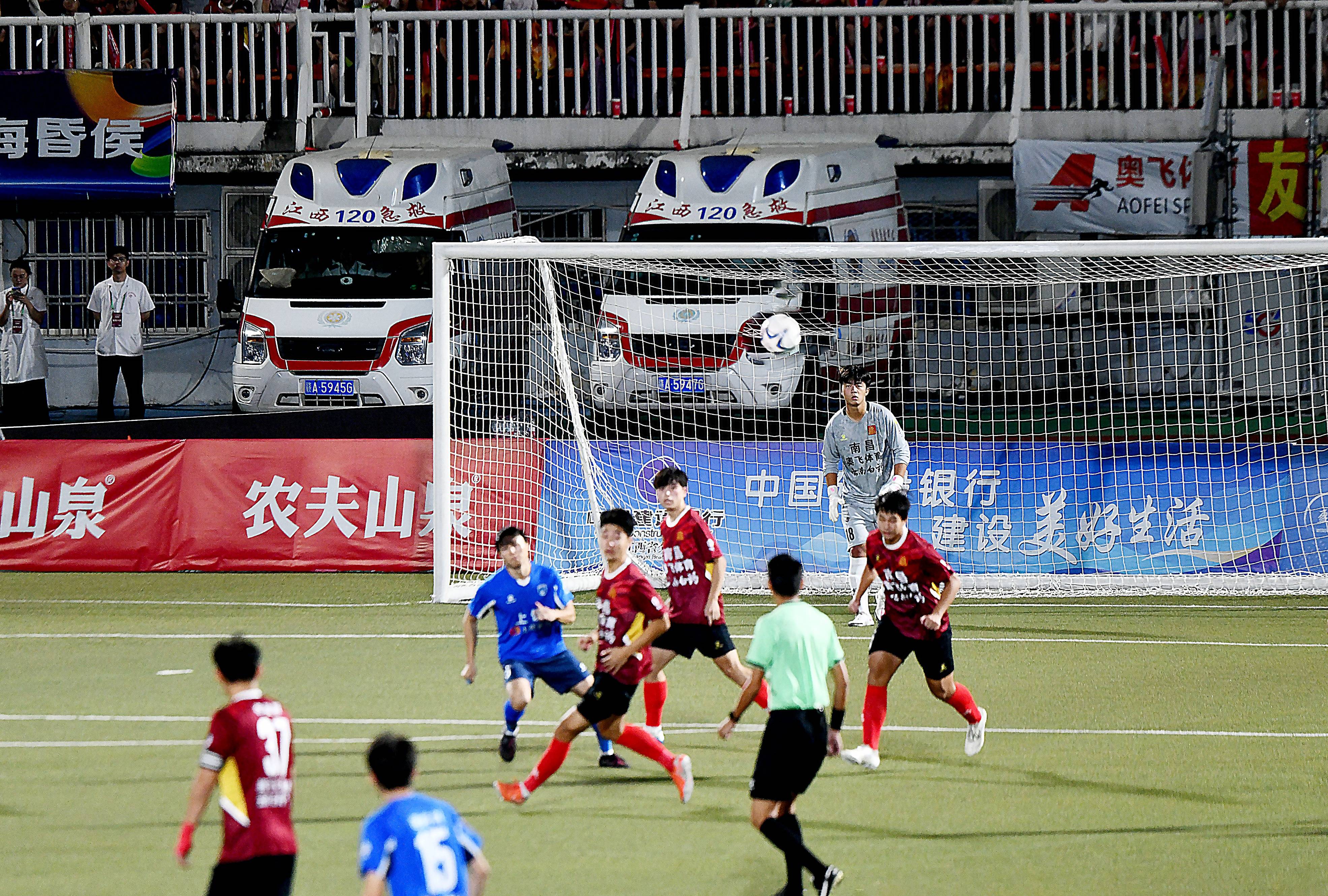 红蓝对决,一场激烈的比赛即将打响 红蓝对决,一场激烈的比赛即将打响