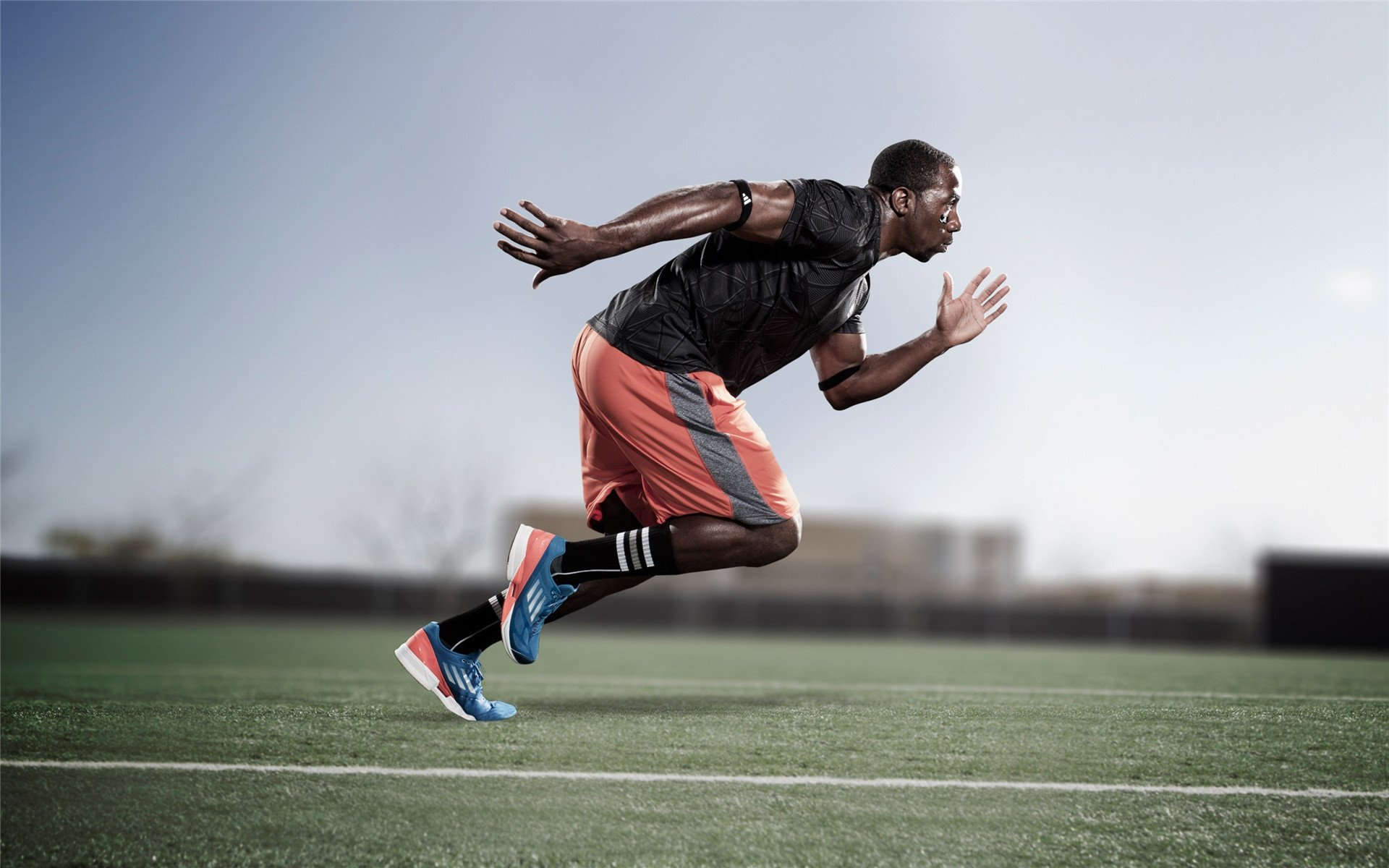 德甲争冠战之夜，西亚卡姆成为全场焦点，一场跨越体育维度的对话