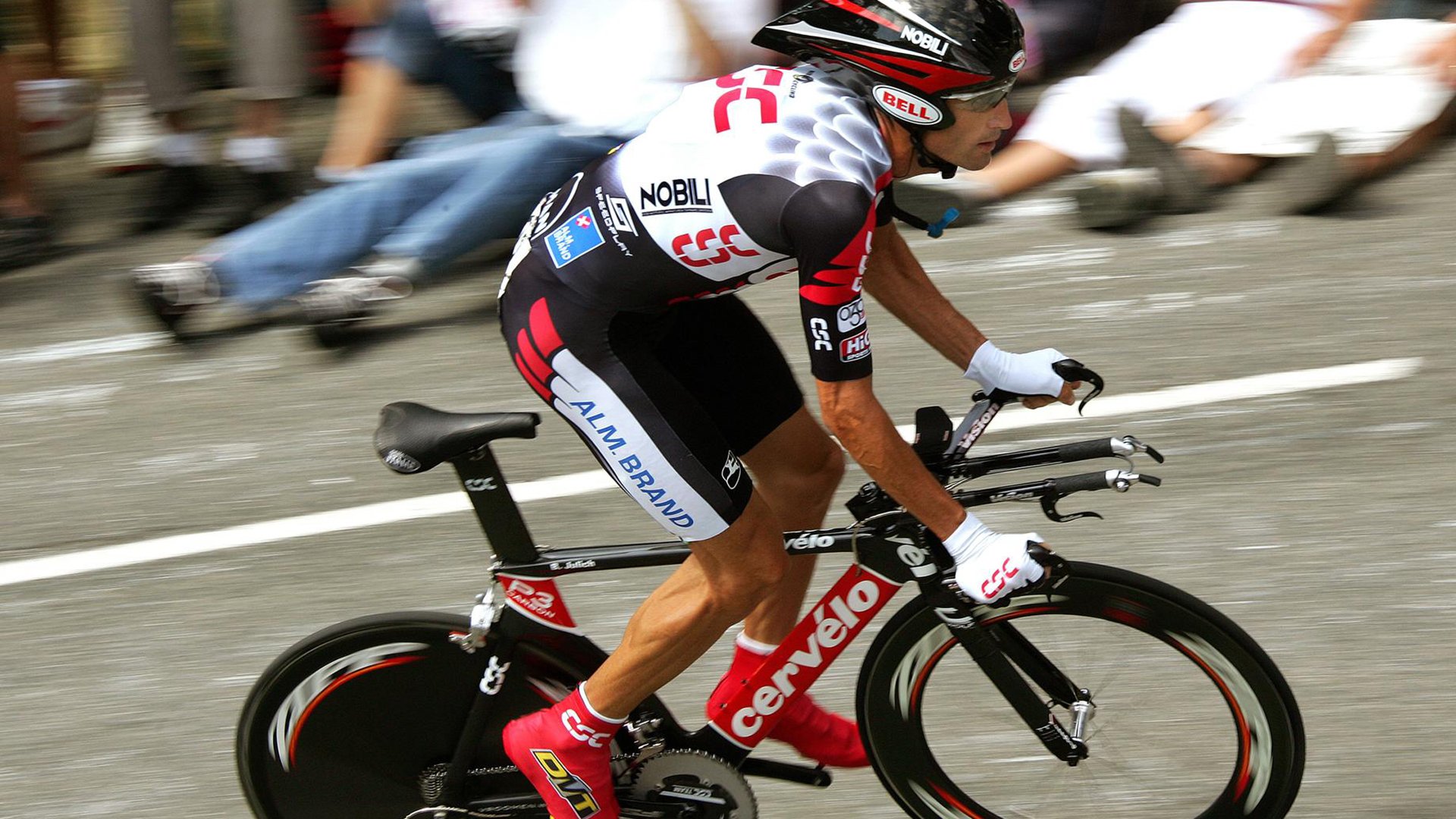 跨界主宰，当利拉德在F1赛道接管，火箭已在篮球场单节击溃马刺