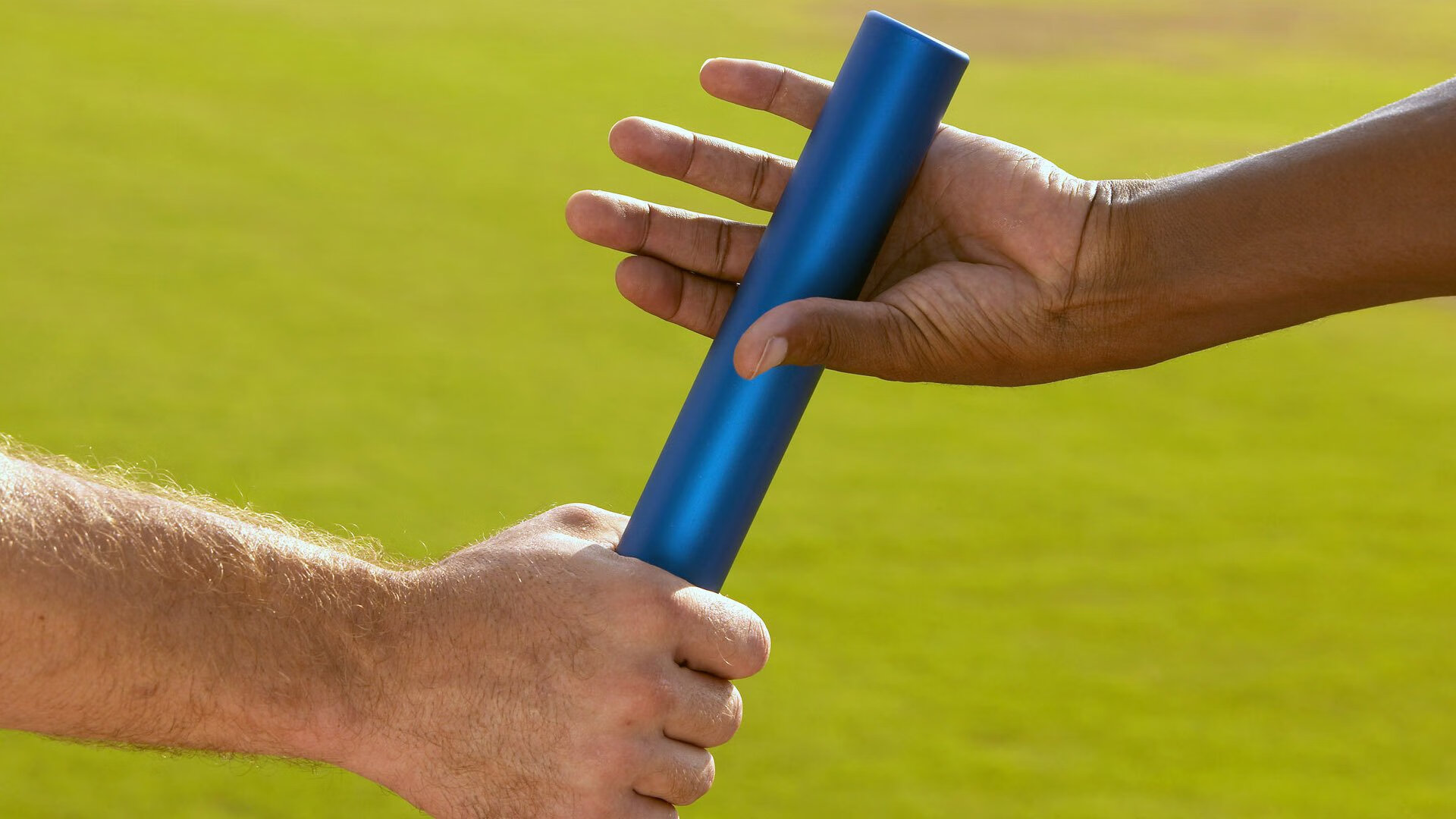 赛道上的指挥家，霍勒迪如何成为F1街道赛之夜的攻防转换核心